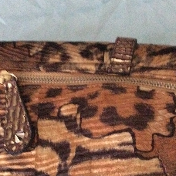 Guess - Picture 8 of 9